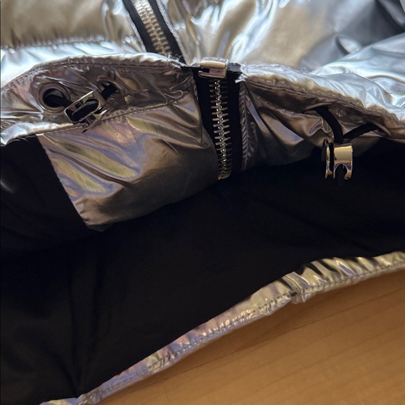 SAGE Collective Silver Puffer Jacket with Hood XL - Picture 4 of 8